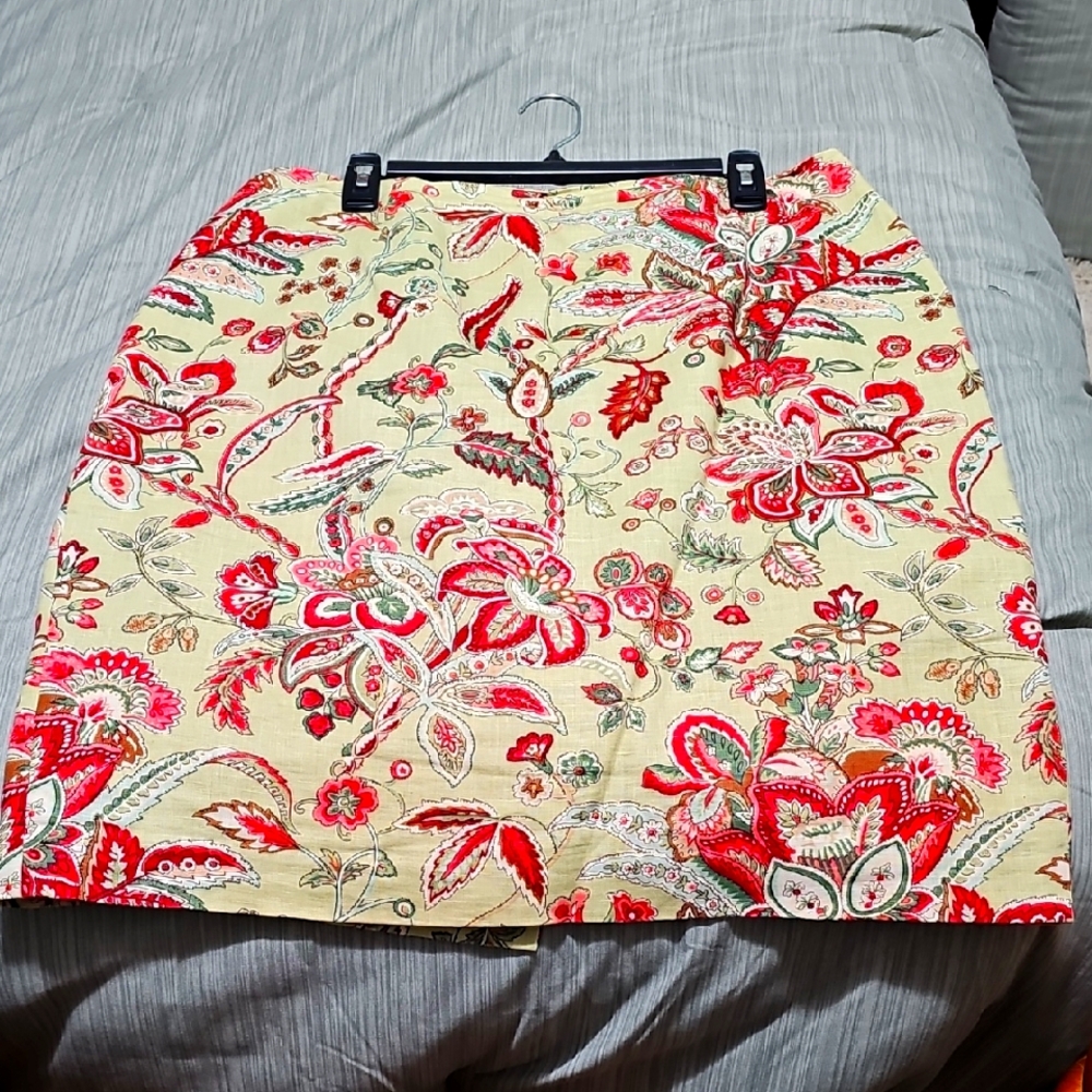 Floral Pencil Skirt - Red and Cream